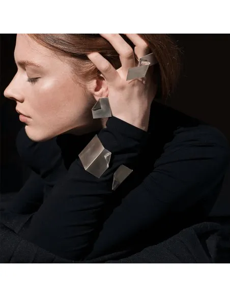 Bratara IMPERFECT SQUARE design minimal, realizata manual. - Monom