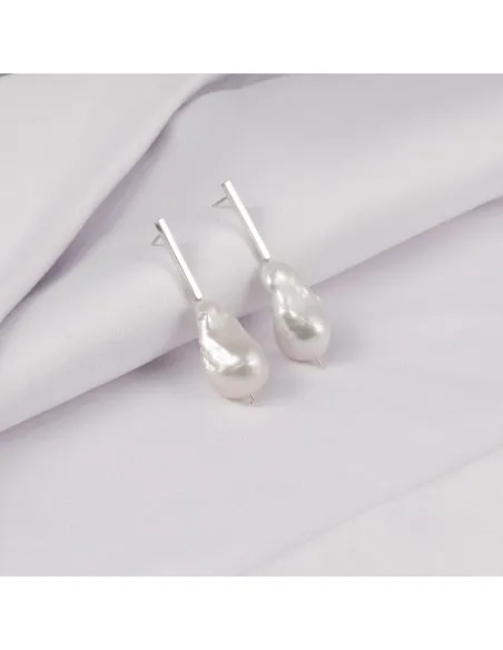 LINIA Lush Minimal Earrings, Handmade by Monom