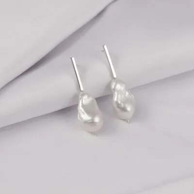 LINIA Lush Minimal Earrings, Handmade by Monom 2