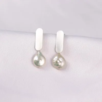 Lush Oval Minimal Earrings - Handmade by Monom