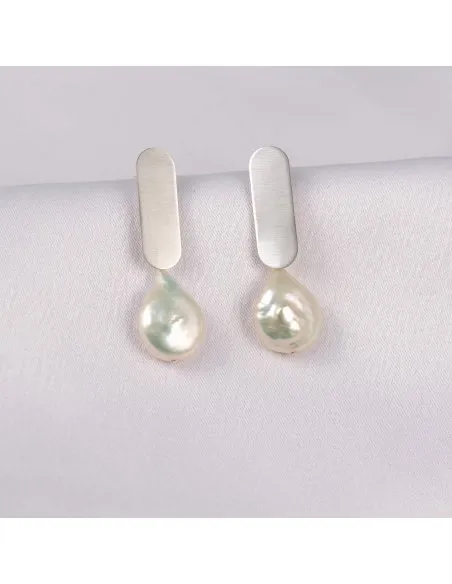 Lush Oval Minimal Earrings - Handmade by Monom