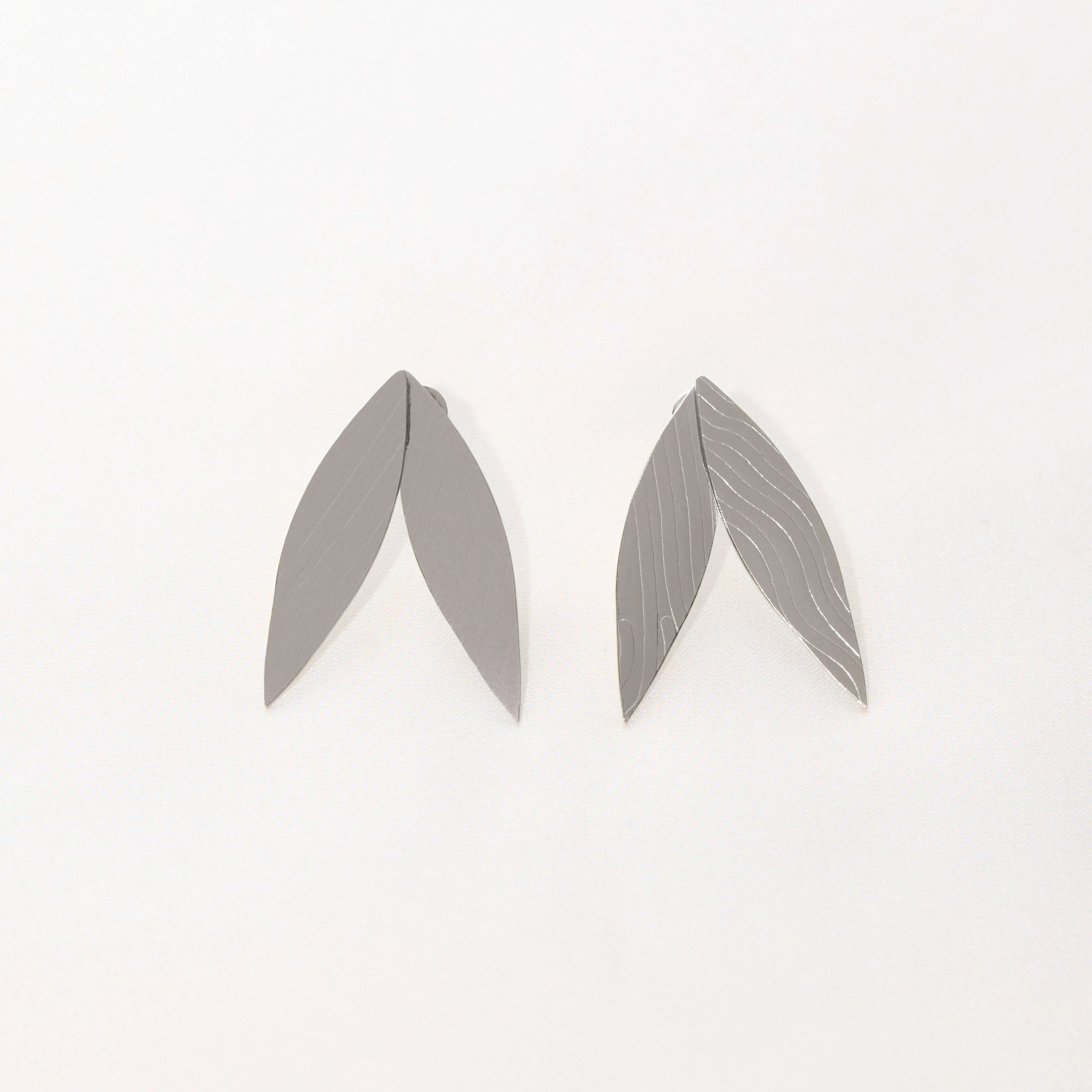 IRIDEA MEDIUM EARRINGS 2